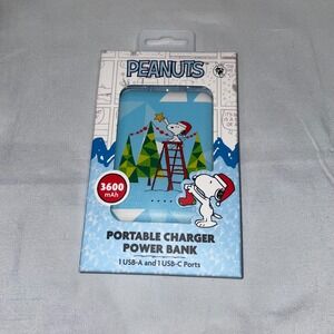 Peanuts Snoopy Christmas Portable Charger Power Bank 3600 mAh USB-A USB-C New